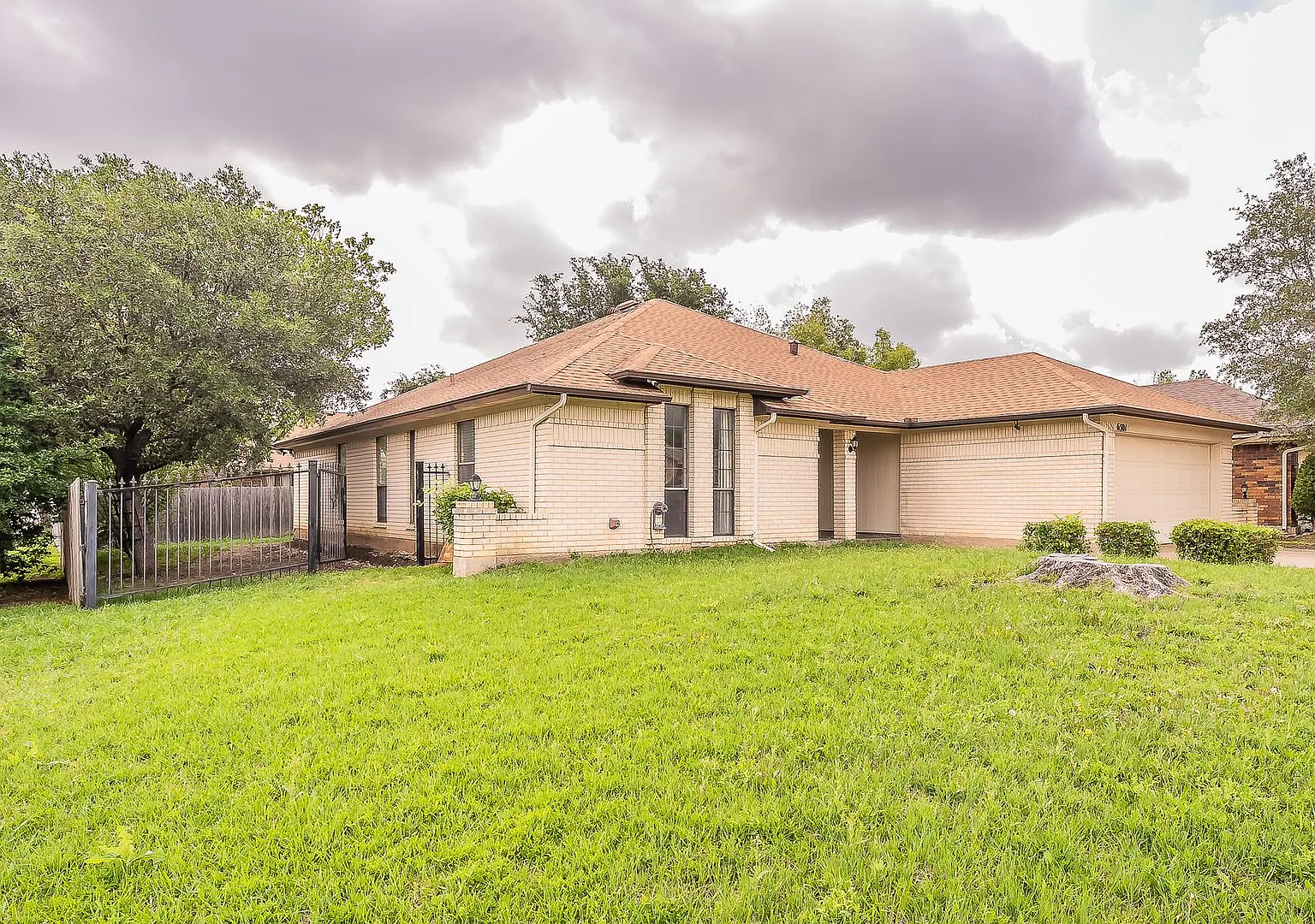 Excellent 3 bedroom 2 bath in Arlington — Photo 2
