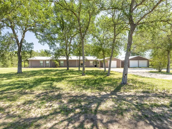 1229 State Highway 304 Hwy, Gonzales, TX 78629