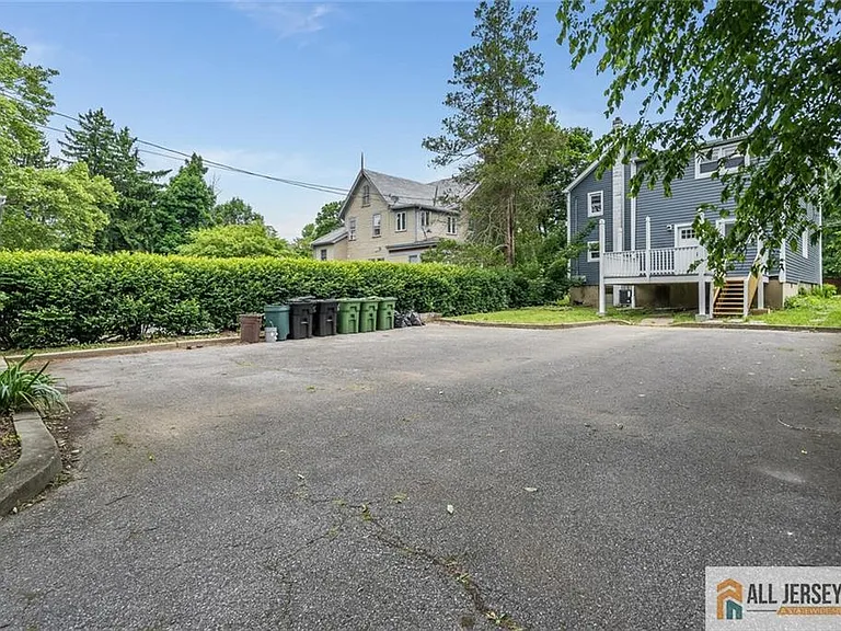 153 Belvidere Ave — Photo 11