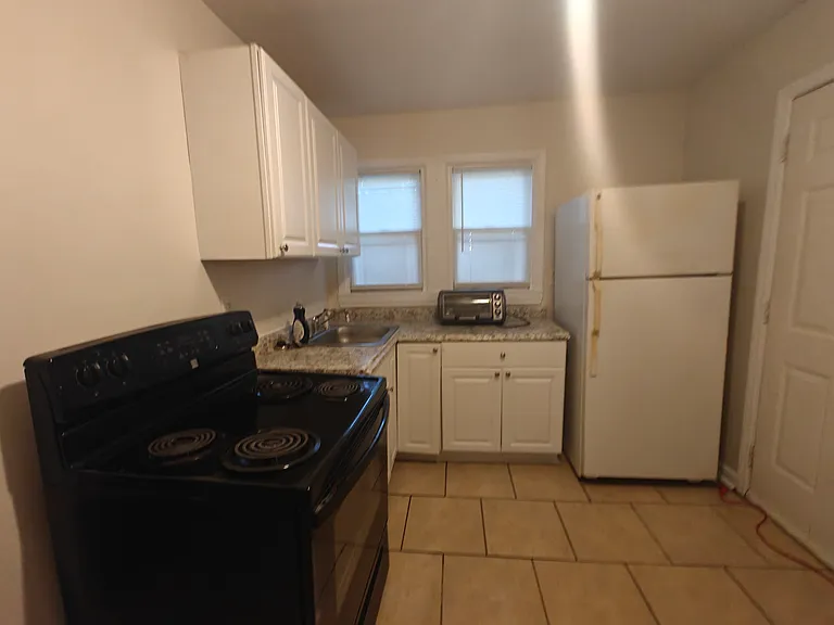 2217 Custer St #2 — Photo 9