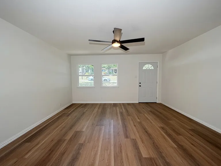 1108 Park Dr — Photo 4