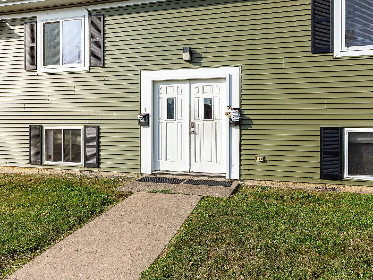 2 bed, 850 sqft, $1,599 — Photo 2
