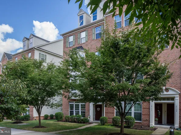 15169 Leicestershire St, Woodbridge, VA 22191