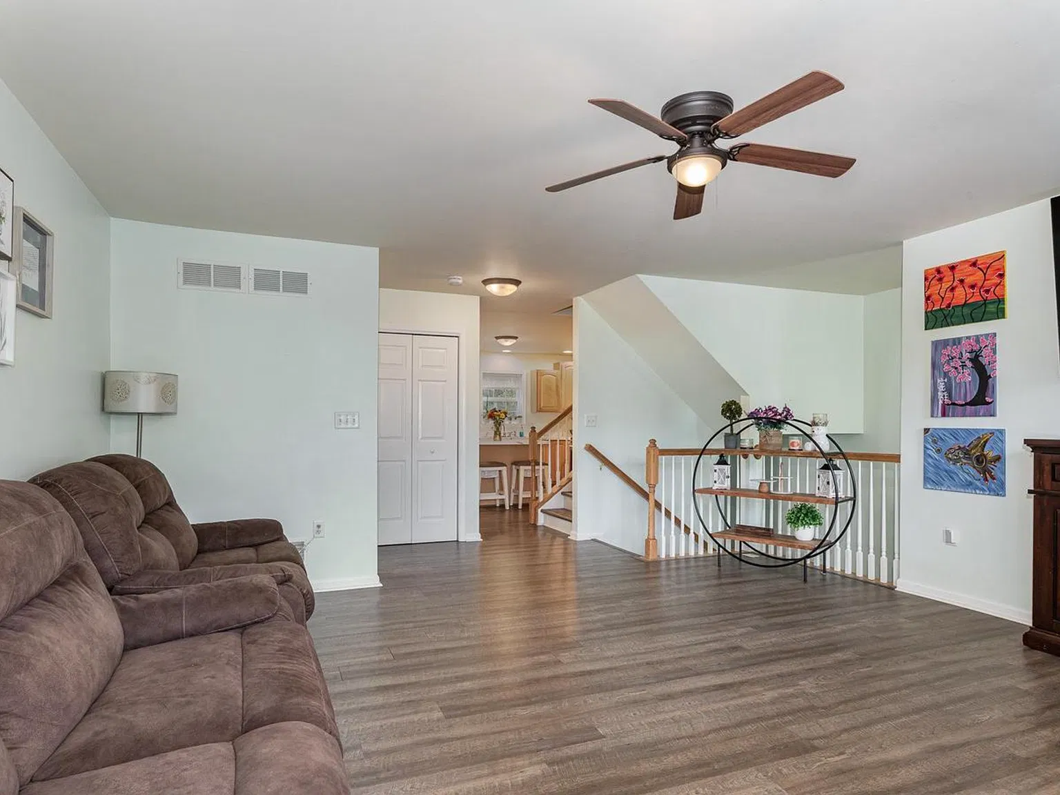 4 bed, 2089 sqft, $2,575 — Photo 3