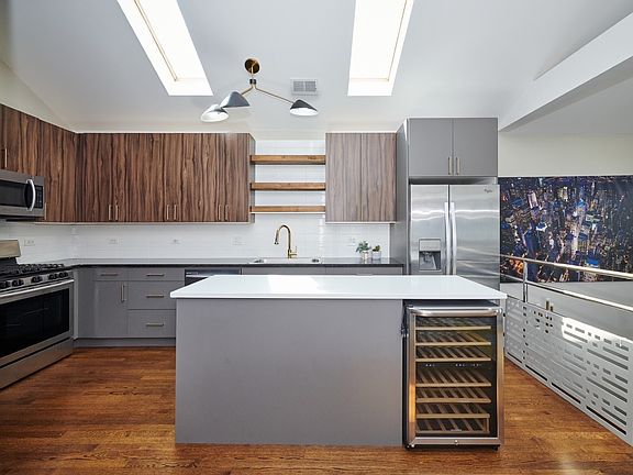 4th image of 2921 W Washington Blvd #3
