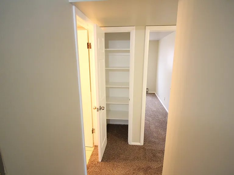Apartments at 175 Main Street in Farmington — Photo 20