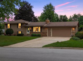 8424 Little Rd, Bloomington, MN 55437