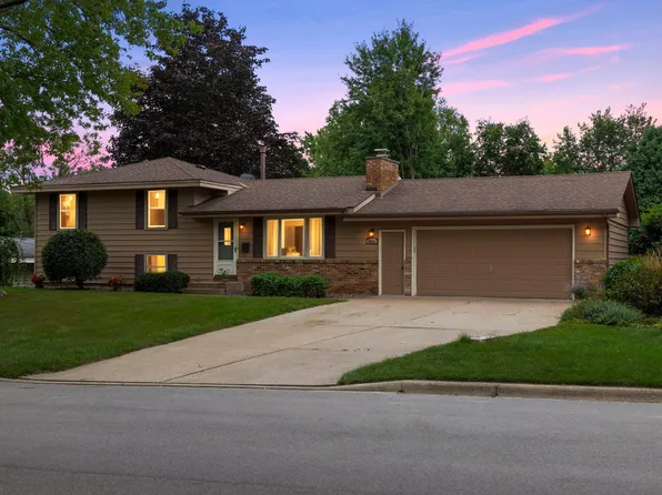 8424 Little Rd, Bloomington, MN 55437