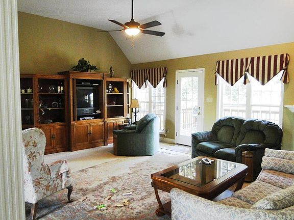 5th image of 7819 Twin Maple Dr