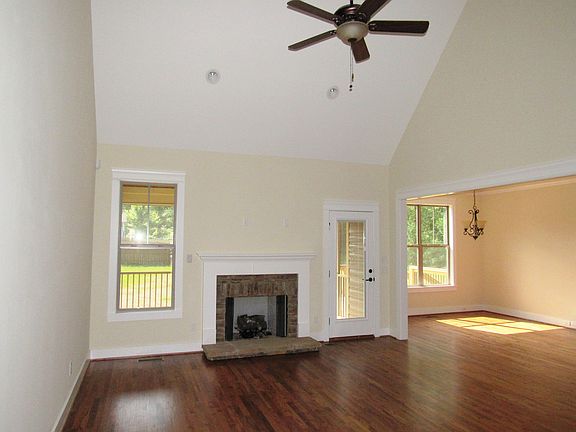 4th image of 6672 Satjanon Dr