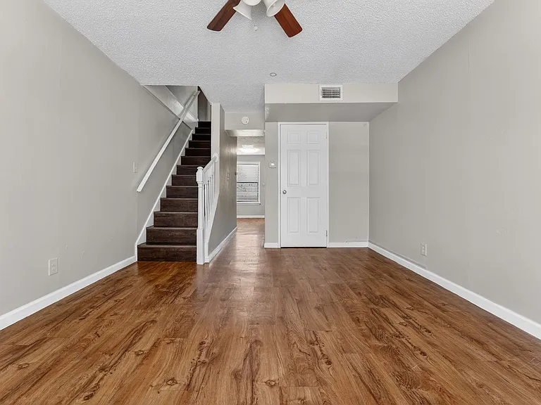 20600 Bonanza St #3 — Photo 5