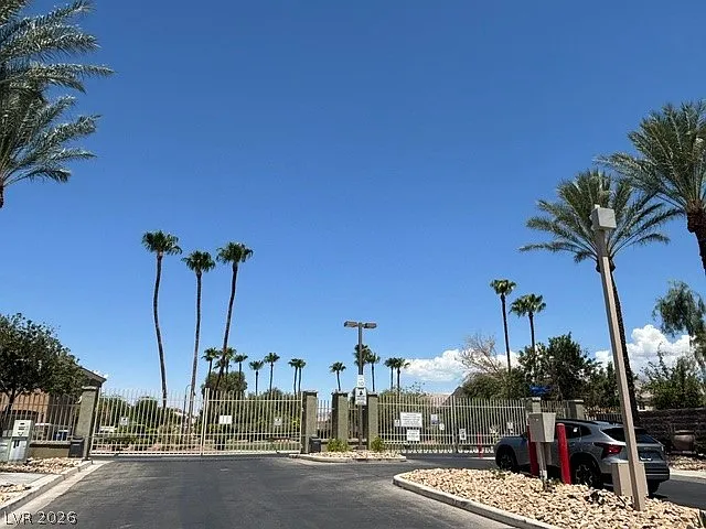 3513 Hazelnut Pine Pl #1 — Photo 3