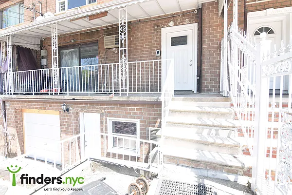 Rented by Clove Realty LLC | media 10