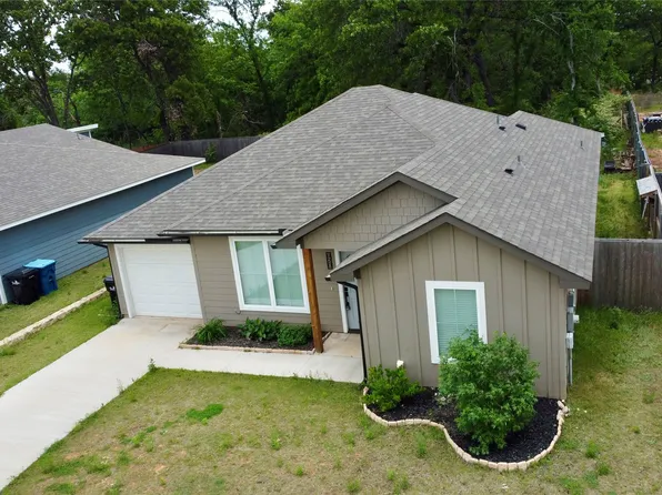 920 Ray Dr, Denison, TX 75020