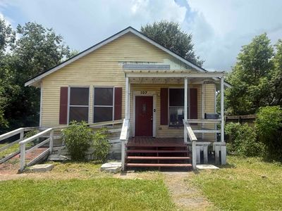 327 Avenue B, Port Neches, TX, 77651