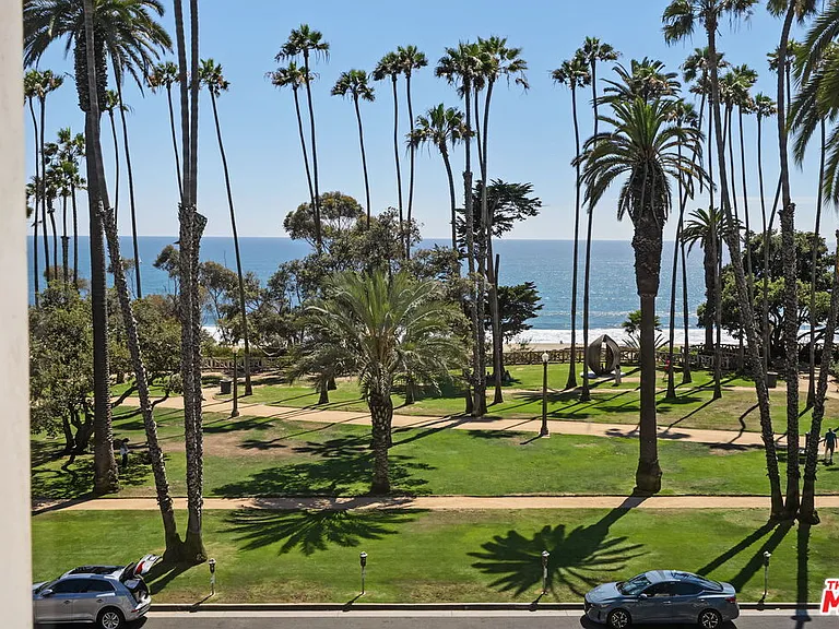 701 Ocean Ave #PHD — Photo 23