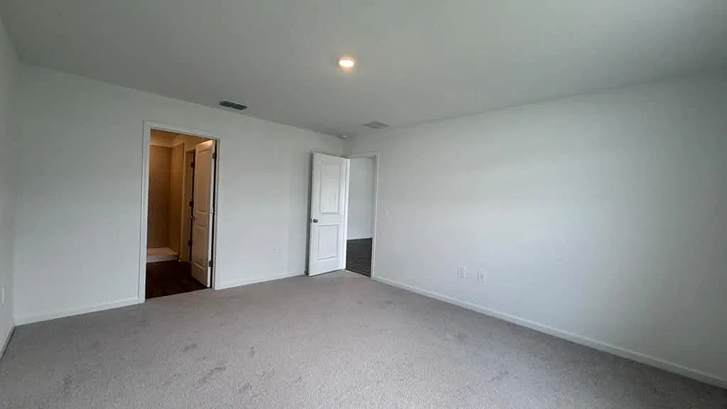 3 bed, 1484 sqft, $1,990 — Photo 2