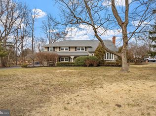 413 Wayne Dr, Cinnaminson, NJ 08077