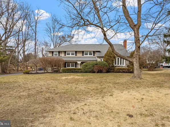 413 Wayne Dr, Cinnaminson, NJ 08077