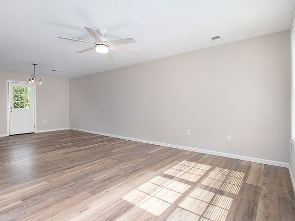 2nd image of 600 9th St
