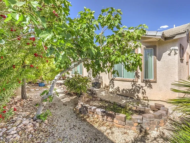 437 Eternity St — Photo 37