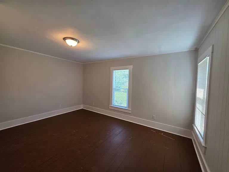 400 White St — Photo 15