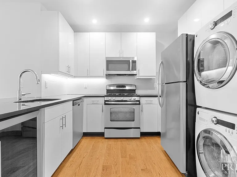 227 Waverly Pl #2A — Photo 2