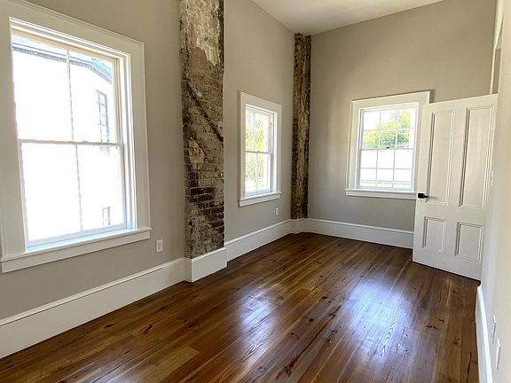 3rd image of 224 E Liberty St #3