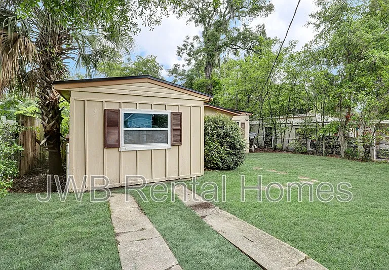 915 Wayne St — Photo 18