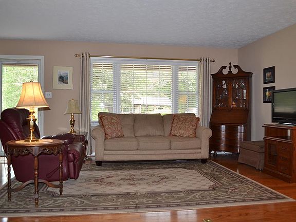 2nd image of 2035 Powhatan Dr