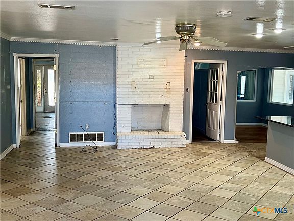 3rd image of 1407 E Vardeman Ave