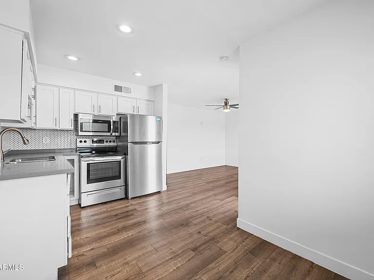 3131 E Fairmount Ave #3135 — Photo 12