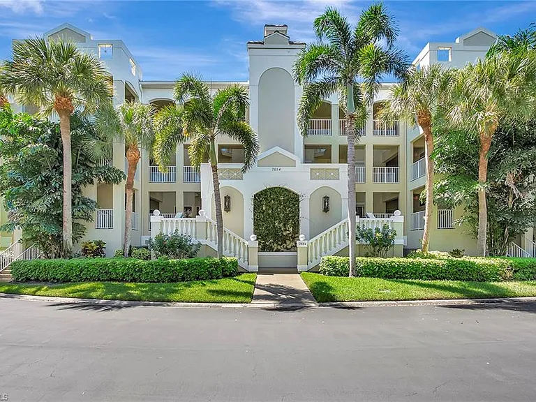 7654 Pebble Creek Cir #303 — Photo 1
