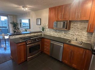 340 S 14th Ave SW #811, Calgary, AB T2R 1H4