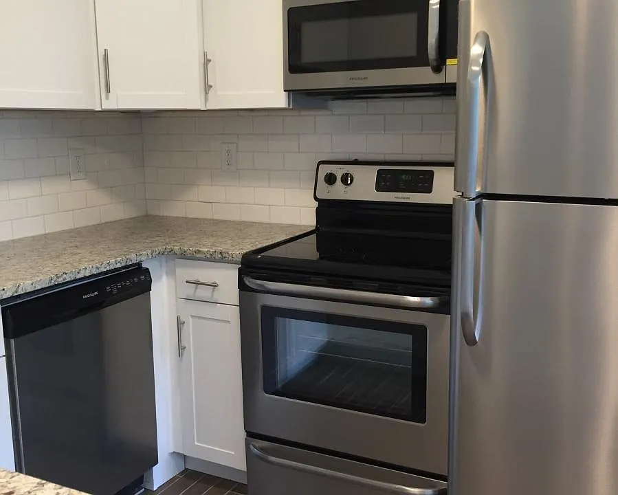129 Baywood Ave #4-2B