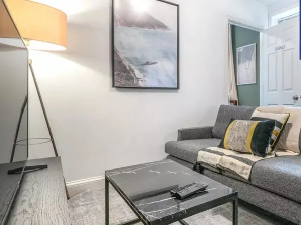164 Endicott St APT 2, Boston, MA 02113
