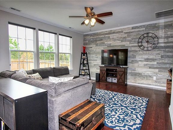 4th image of 8472 Lantana Ct