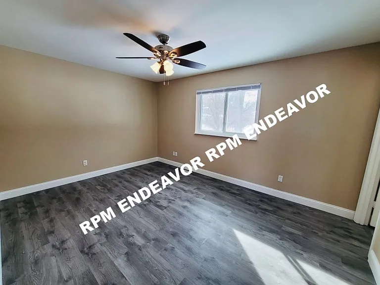 2029 Kentmore Ln — Photo 9