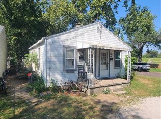 121 Hanner St, East Alton, IL 62024
