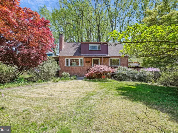 4408 Oxford St, Garrett Park, MD 20896