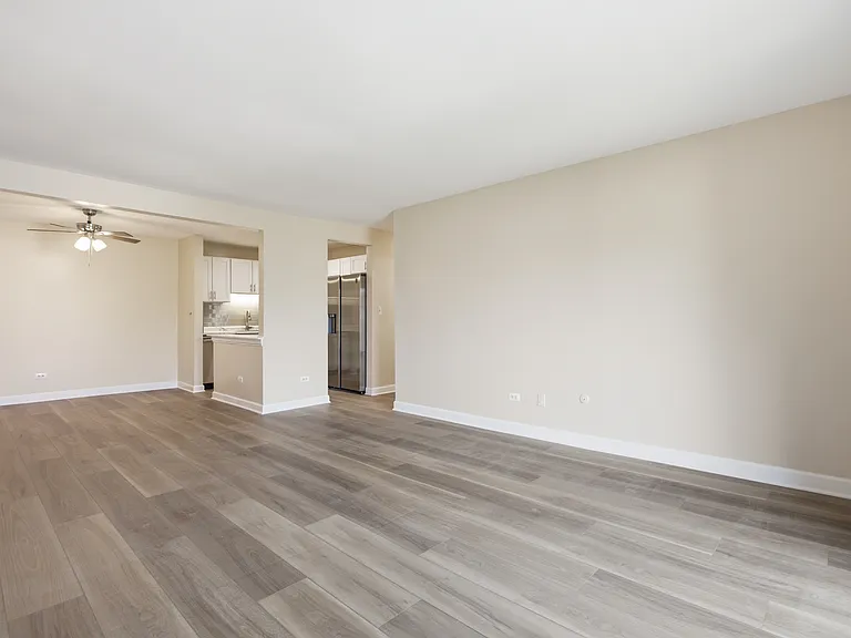 3511 N Central Rd #302 — Photo 7