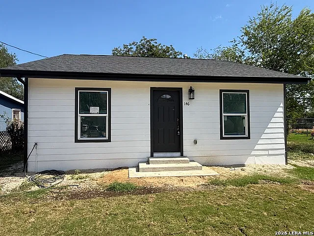 3 bed, 2.0 bath, 1344 sqft, $1,900 — Photo 1
