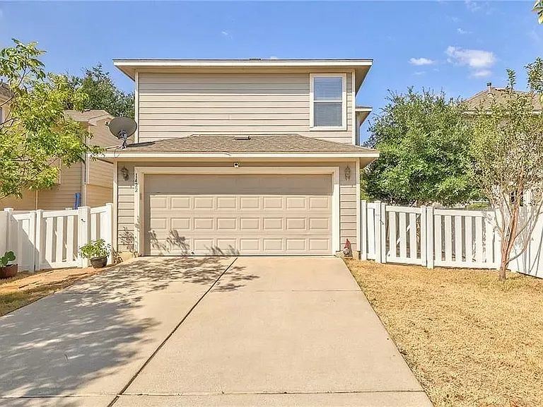 1422 Davis Mountain Loop — Photo 16