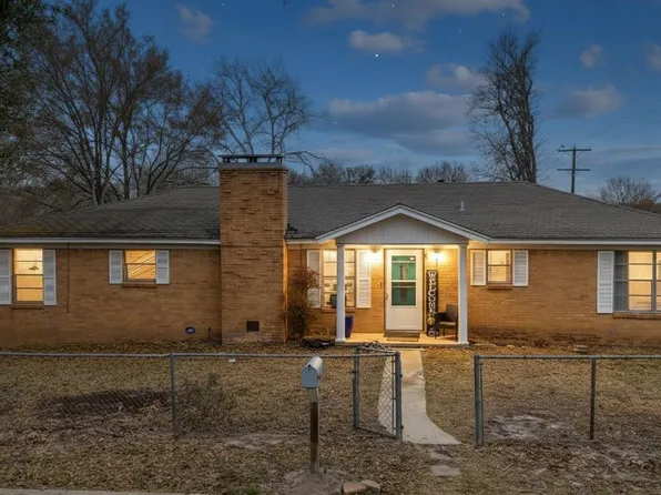 700 Powderhorn Dr, Athens, TX 75751