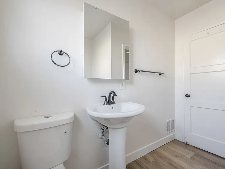4320 Santa Rosalia Dr #B1 — Photo 13