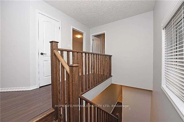 53 Baffin Cres — Photo 9