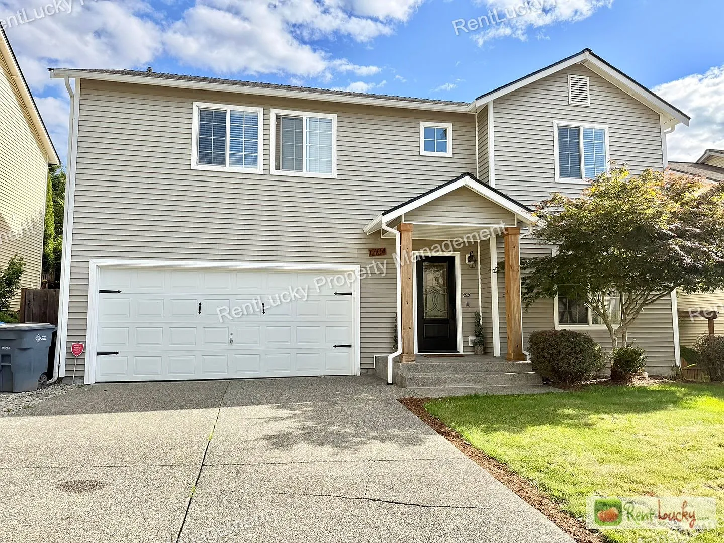 Beautiful 3 Bedroom Home in Puyallup w/ Spacious Layout and Private Yard! — Photo 1