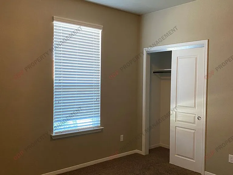 5607 Blackstone Dr — Photo 8