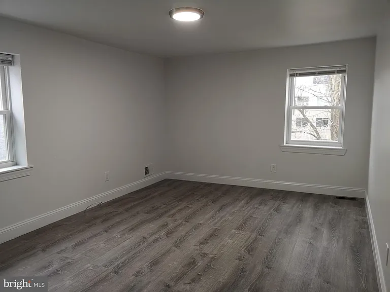 626 N 12th St #2 — Photo 15