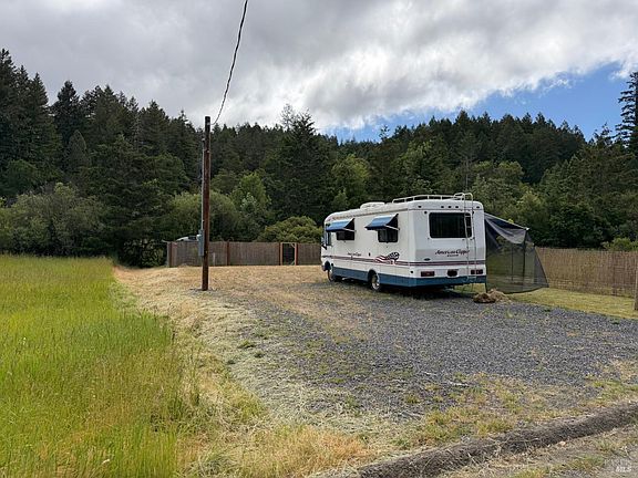 4th image of 25284 Madrone Drive